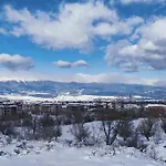 Апартамент White сozy A Next To The Gondola